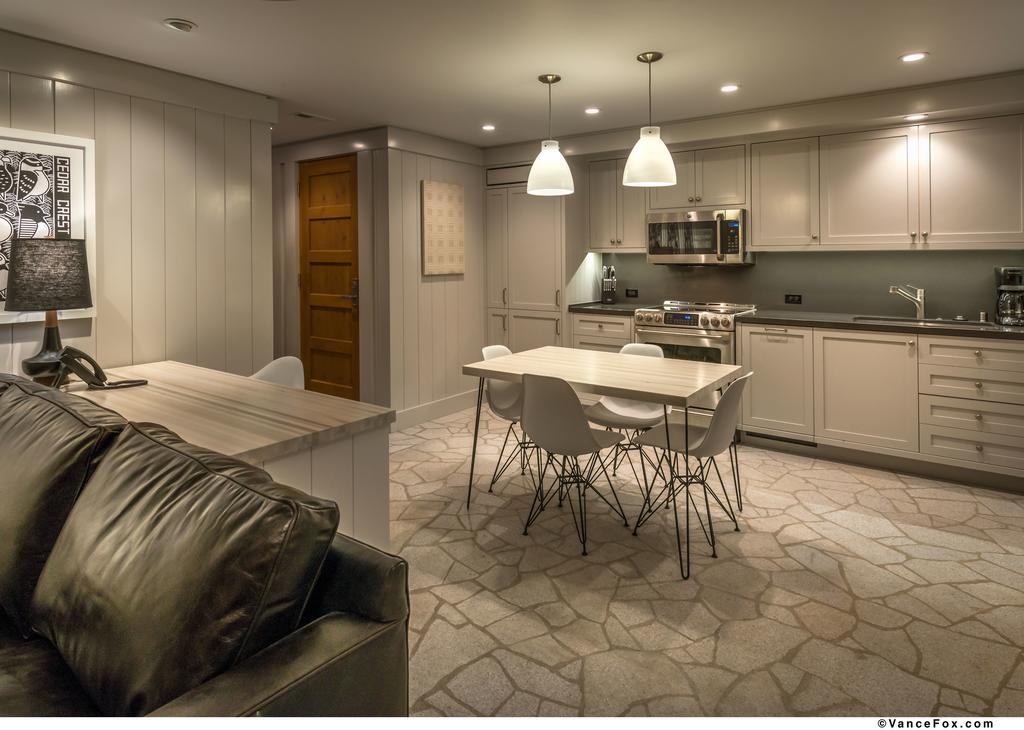 Cedar Crest Cottages Homewood Ruang foto